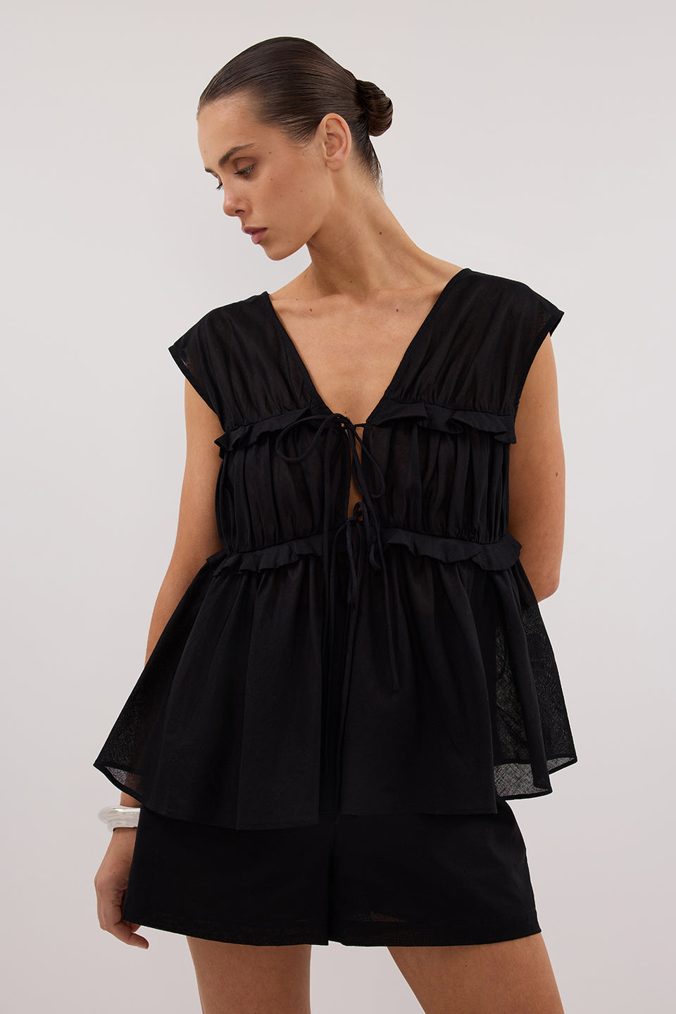 QUINN BLACK LINEN RUFFLE TOP
