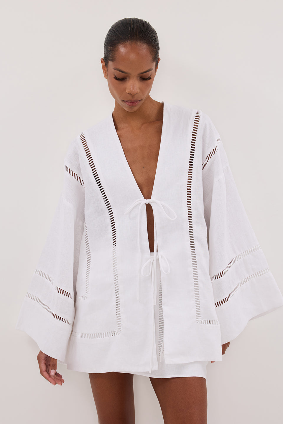 LINDSAY WHITE LINEN SKORT