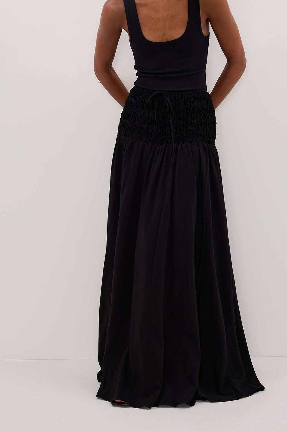 SIERRA BLACK TEXTURED MIDI SKIRT