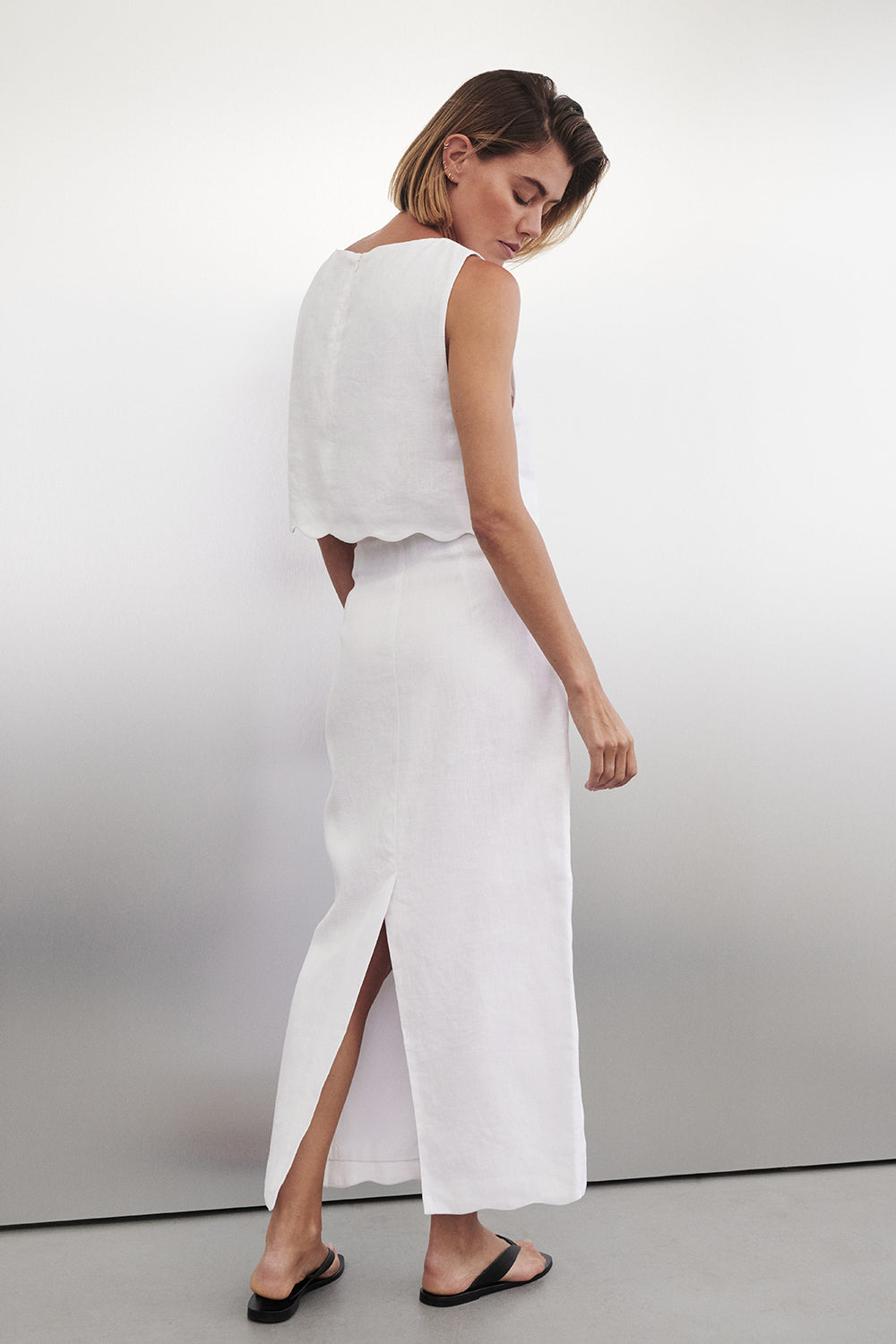 LELA WHITE LINEN MIDI SKIRT – DISSH