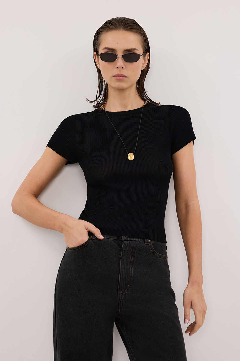 CLO BLACK RIBBED BABY TEE