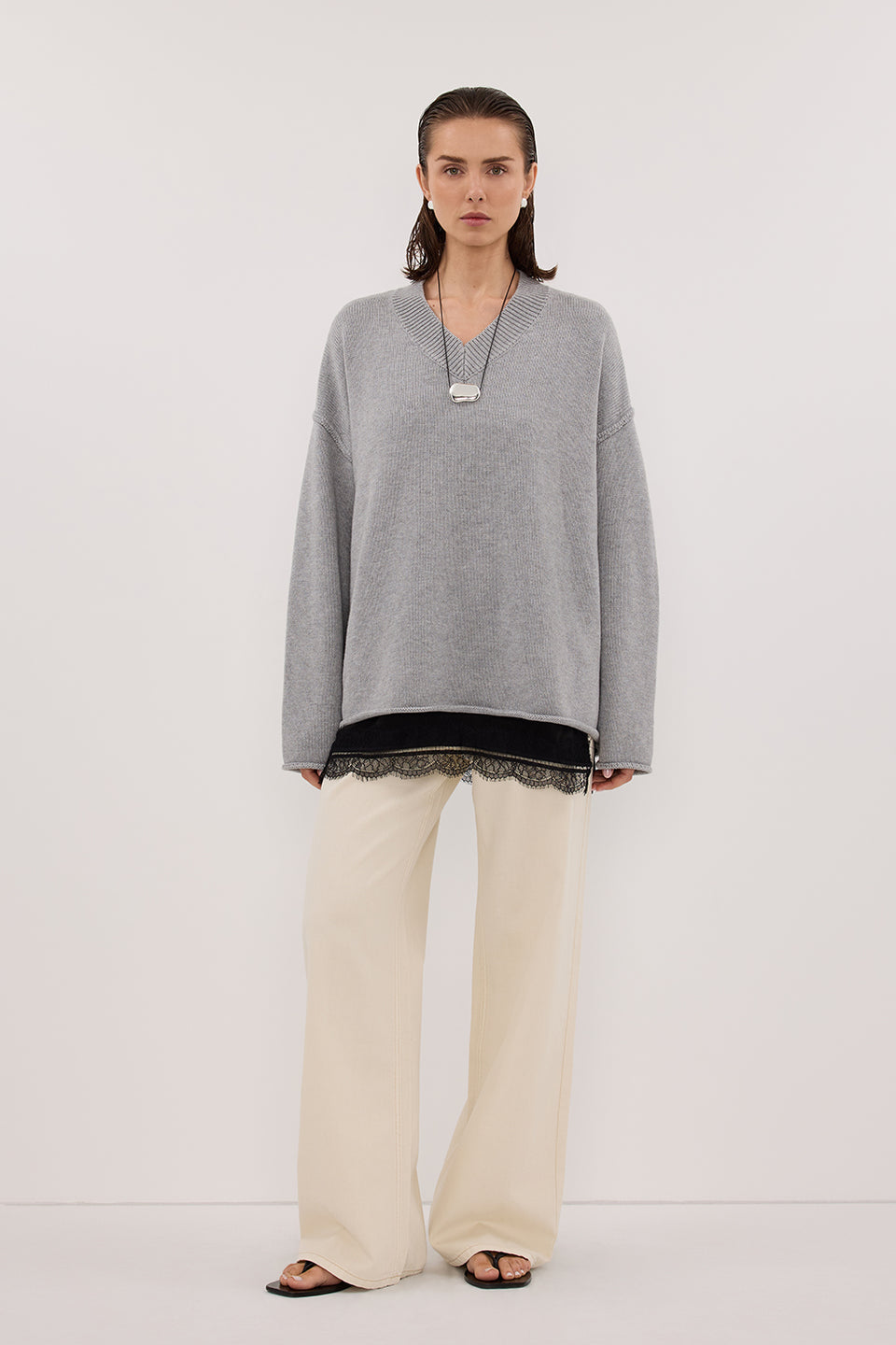 FLINT SILVER V NECK KNIT JUMPER