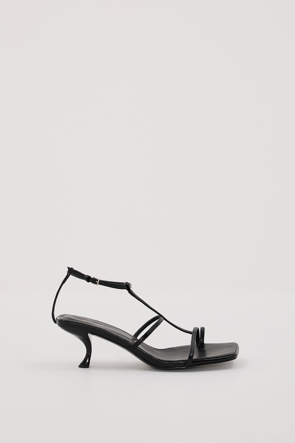 ALIAS MAE ARABELLA BLACK HEEL