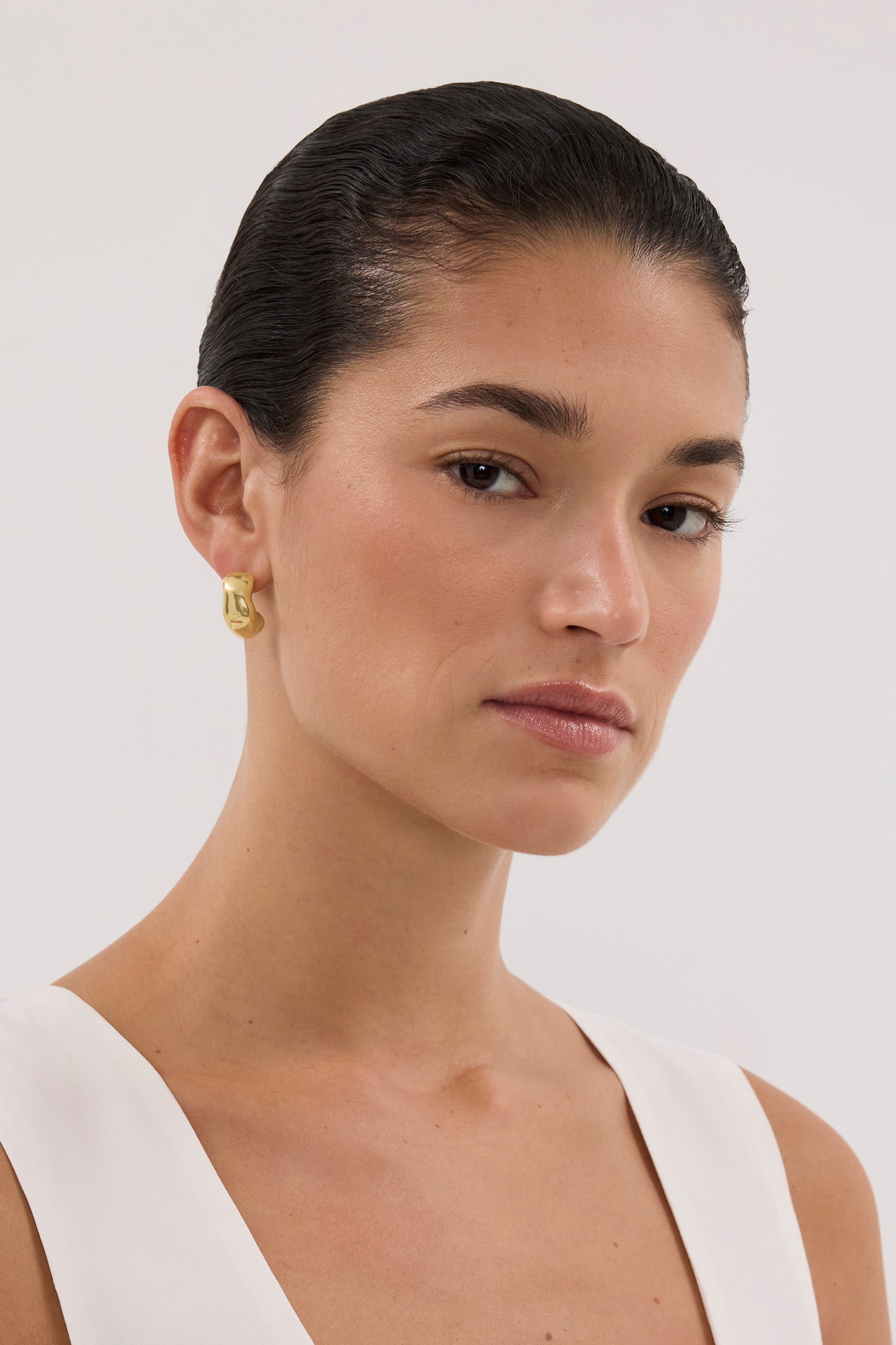 ANNA ROSSI TEXTURED GOLD HALF HOOP