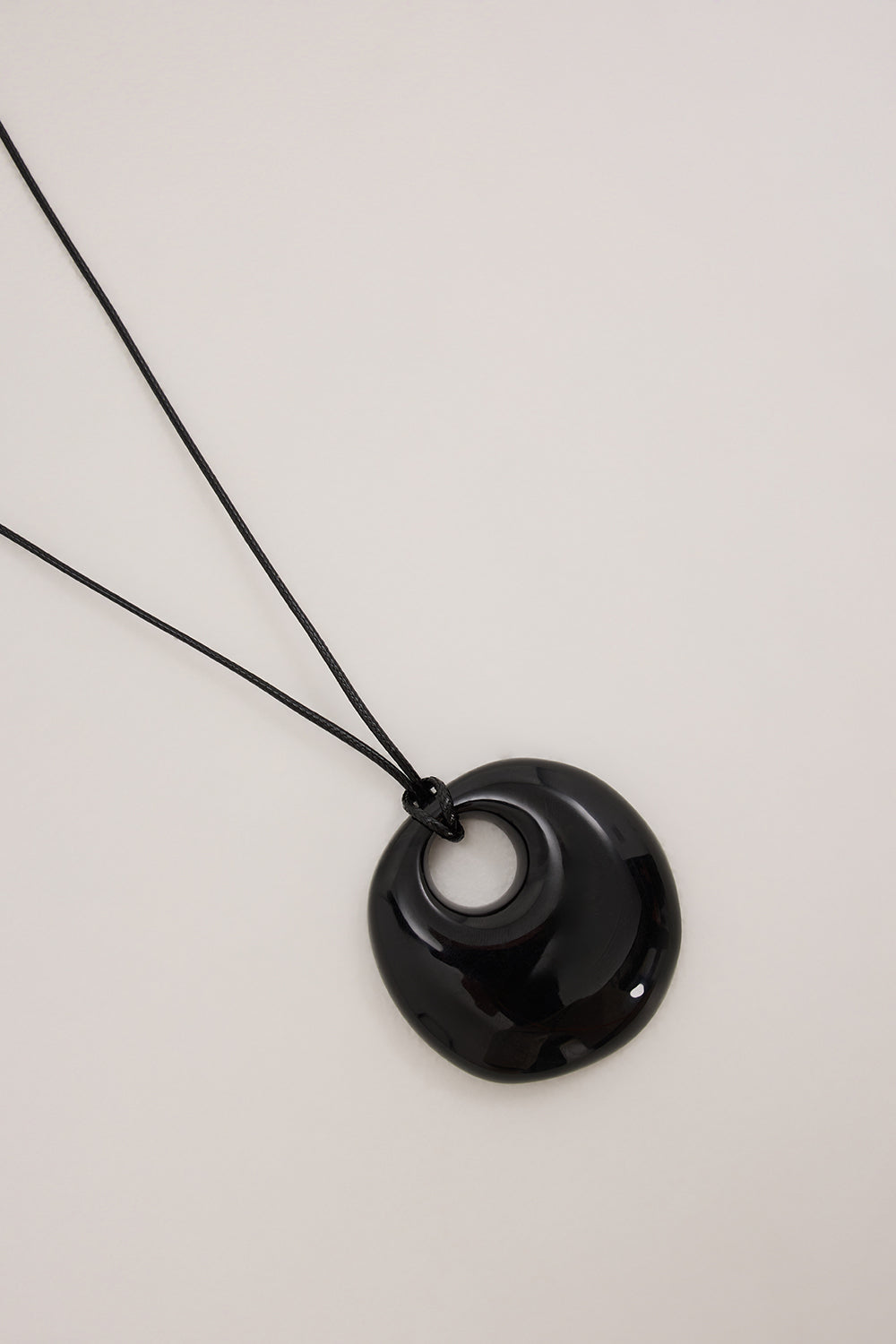 ANNA ROSSI RAINA PENDANT NECKLACE BLACK