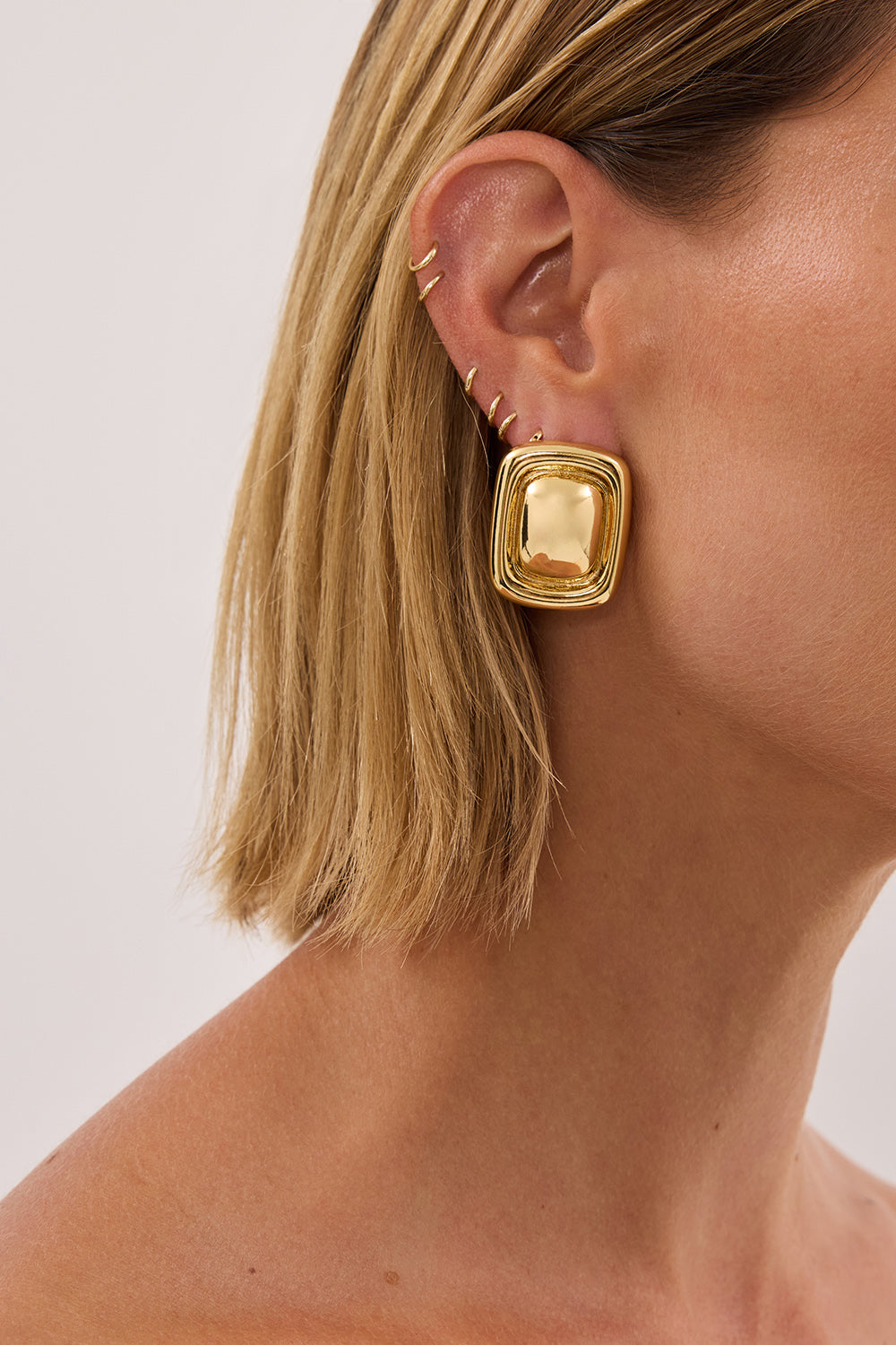 ANNA ROSSI GOLD ROME EARRING