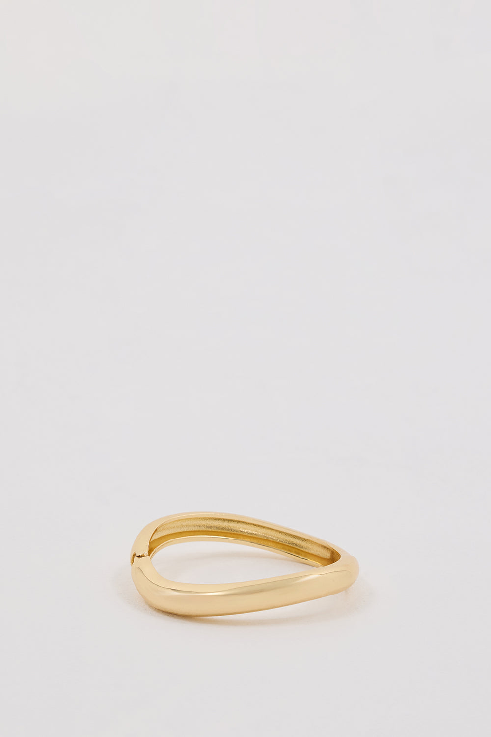 ANNA ROSSI THIN WARPED BANGLE GOLD