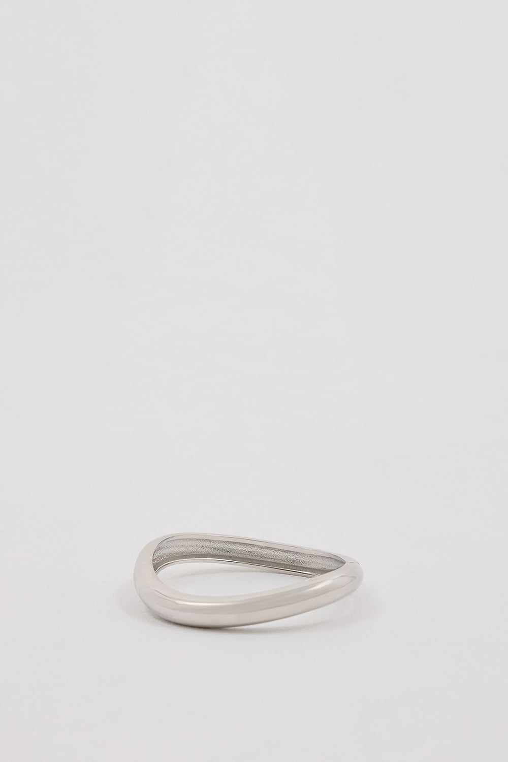 ANNA ROSSI THIN WARPED BANGLE SILVER