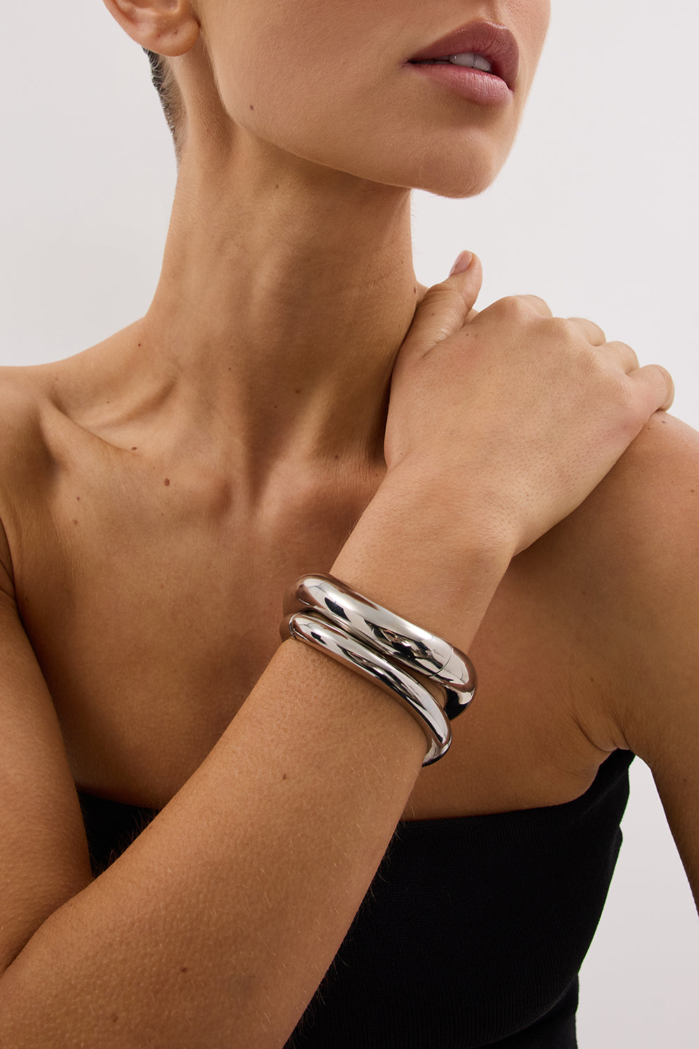 ANNA ROSSI THIN WARPED BANGLE SILV – DISSH