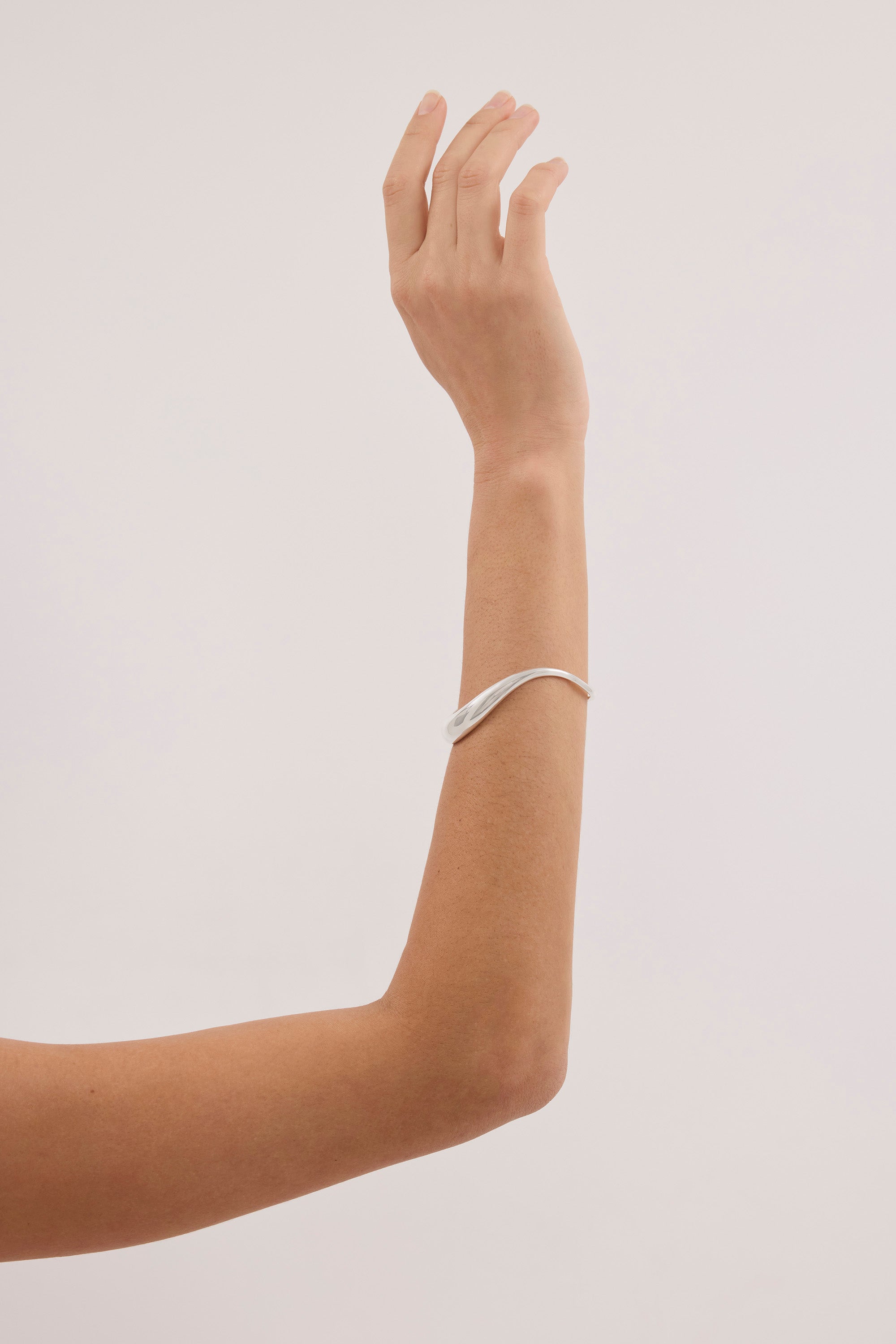ANNA ROSSI WAVE LIGHT SILVER BANGLE CUFF