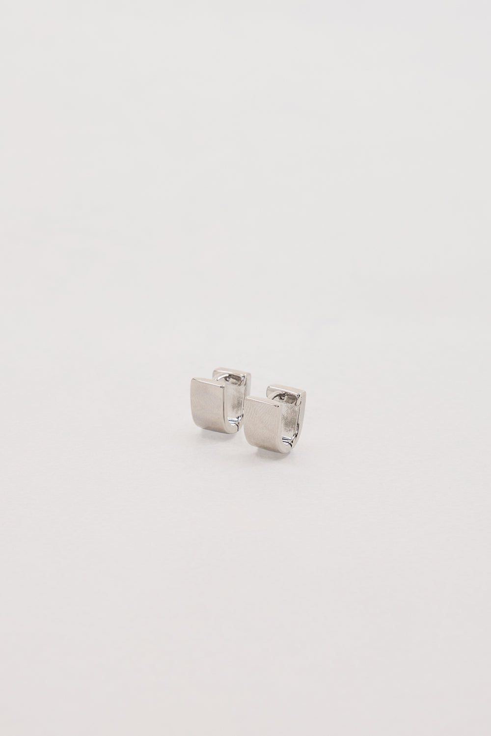 ANNA ROSSI WRAP HUGGIE RHODIUM SILVER