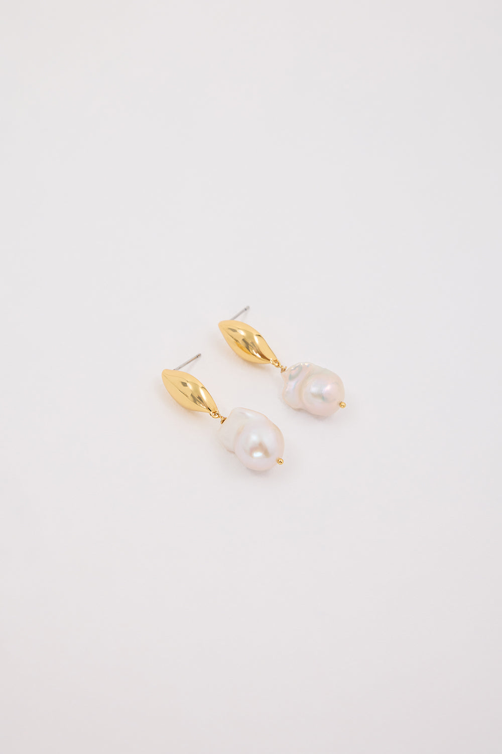 AMBER SCEATS ISOLA EARRING GOLD