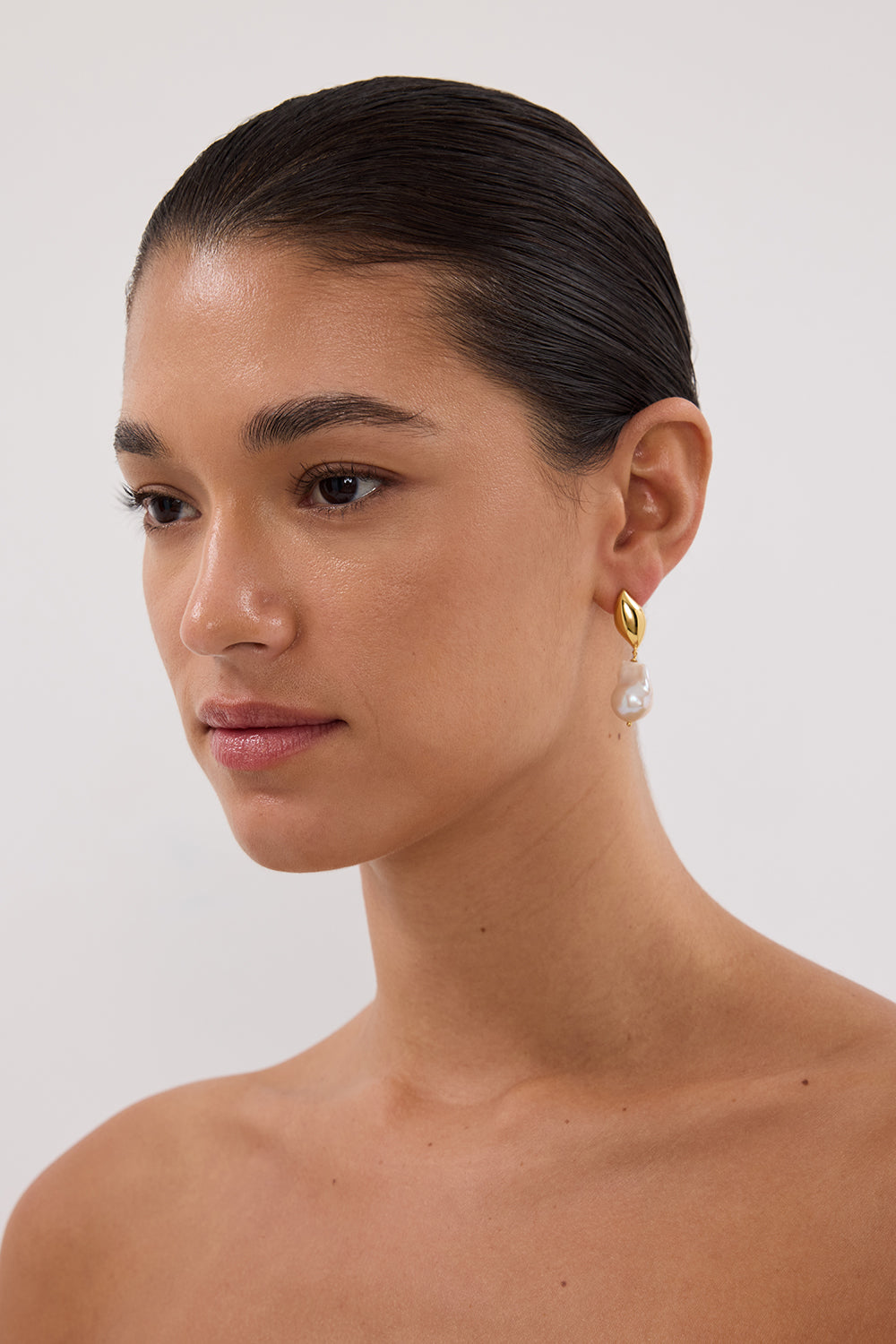 AMBER SCEATS ISOLA EARRING GOLD