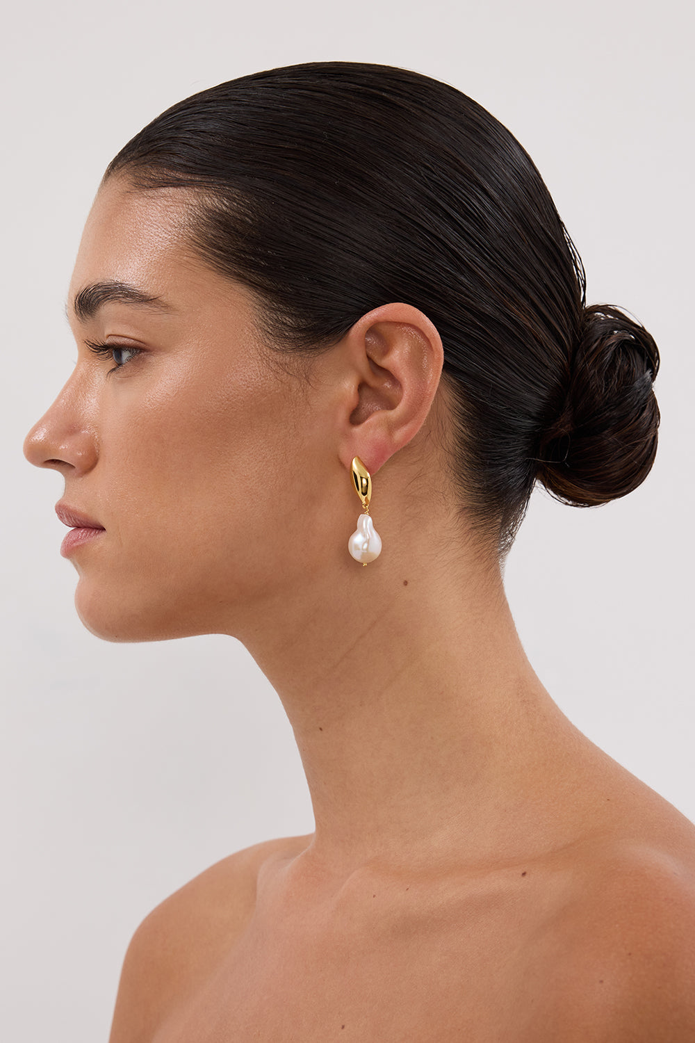 AMBER SCEATS ISOLA EARRING GOLD