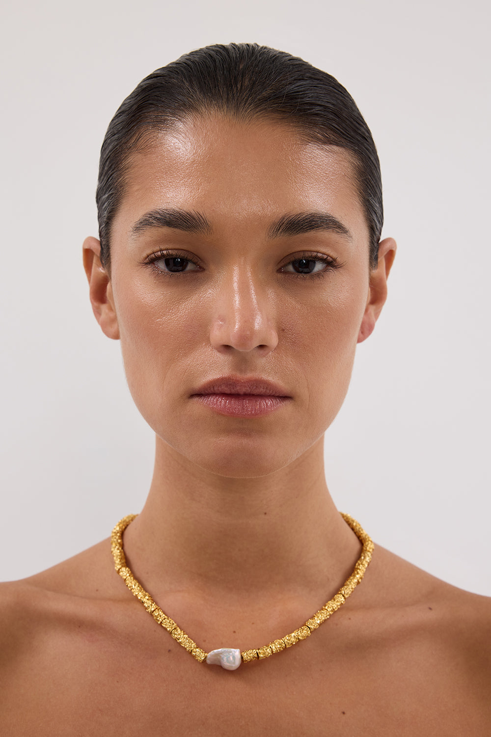 AMBER SCEATS LIORA NECKLACE GOLD