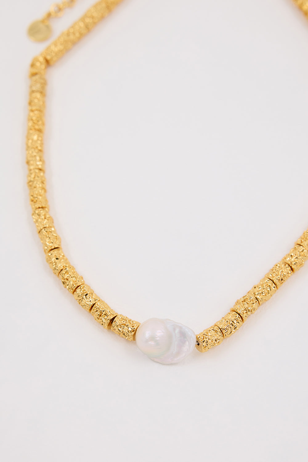 AMBER SCEATS LIORA NECKLACE GOLD