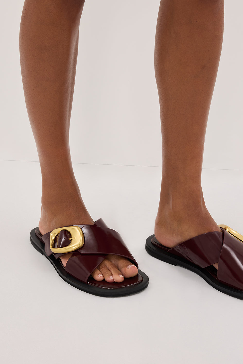 ALIAS MAE ELLE BURGUNDY SANDAL