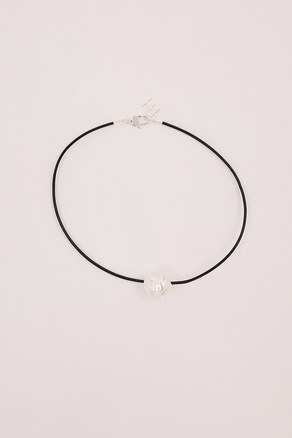 F+H SILVER HAMMERED BALL CHOKER