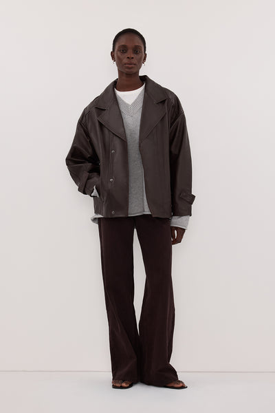 Maguette wearing REAGAN 2.0 BURNT CHOC SLOUCHY JEAN