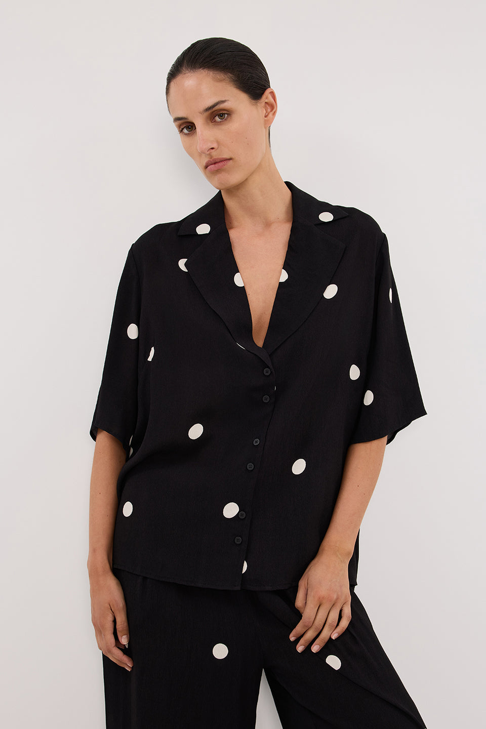 LAURA SPOT SHORT SLEEVE SHIRT