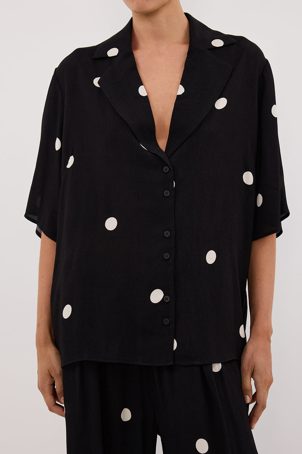 LAURA SPOT SHORT SLEEVE SHIRT