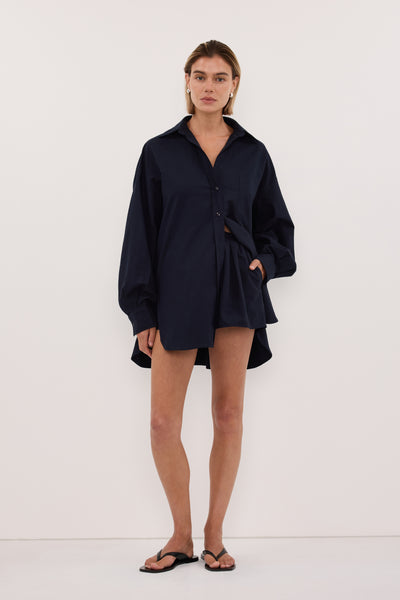 Joanna wearing RHEA 2.0 INK OVERSIZED COTTON SHIRT