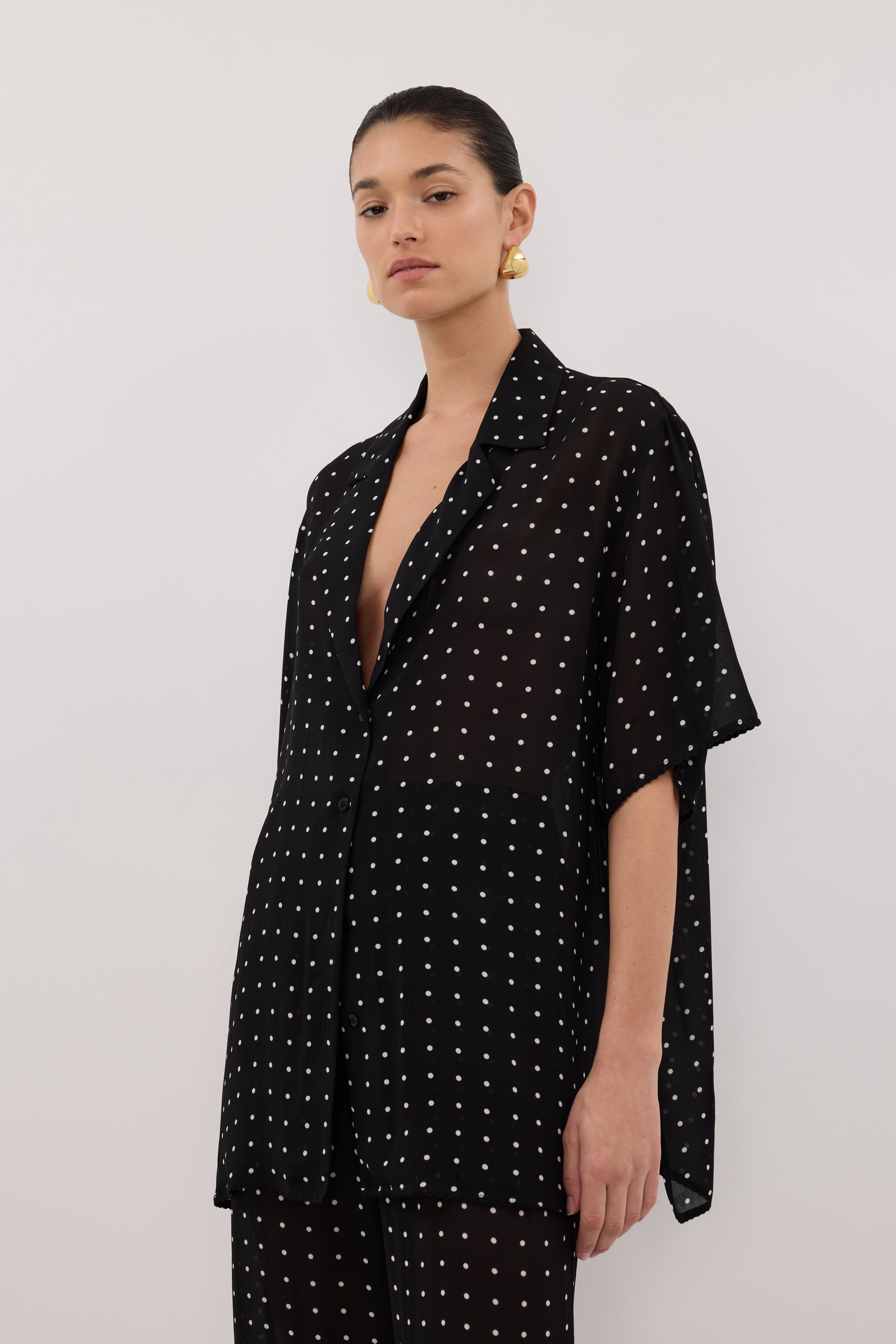VANESSA BLACK OVERSIZED SHORT SLEEVE RESORT SHIRT