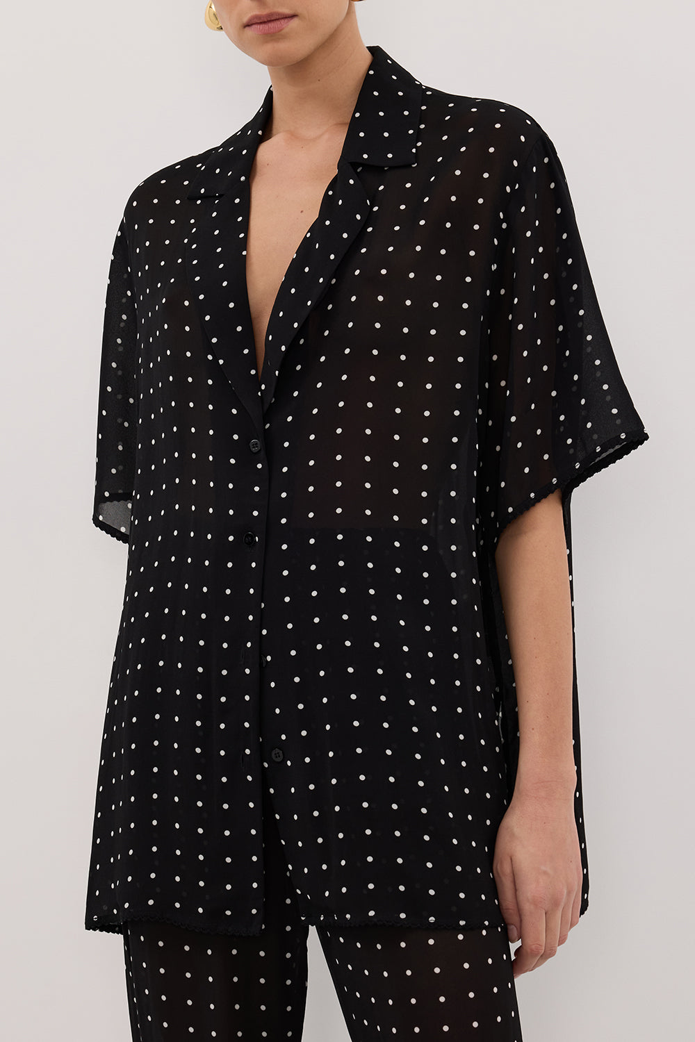 VANESSA BLACK SHORT SLEEVE RESORT SHIRT