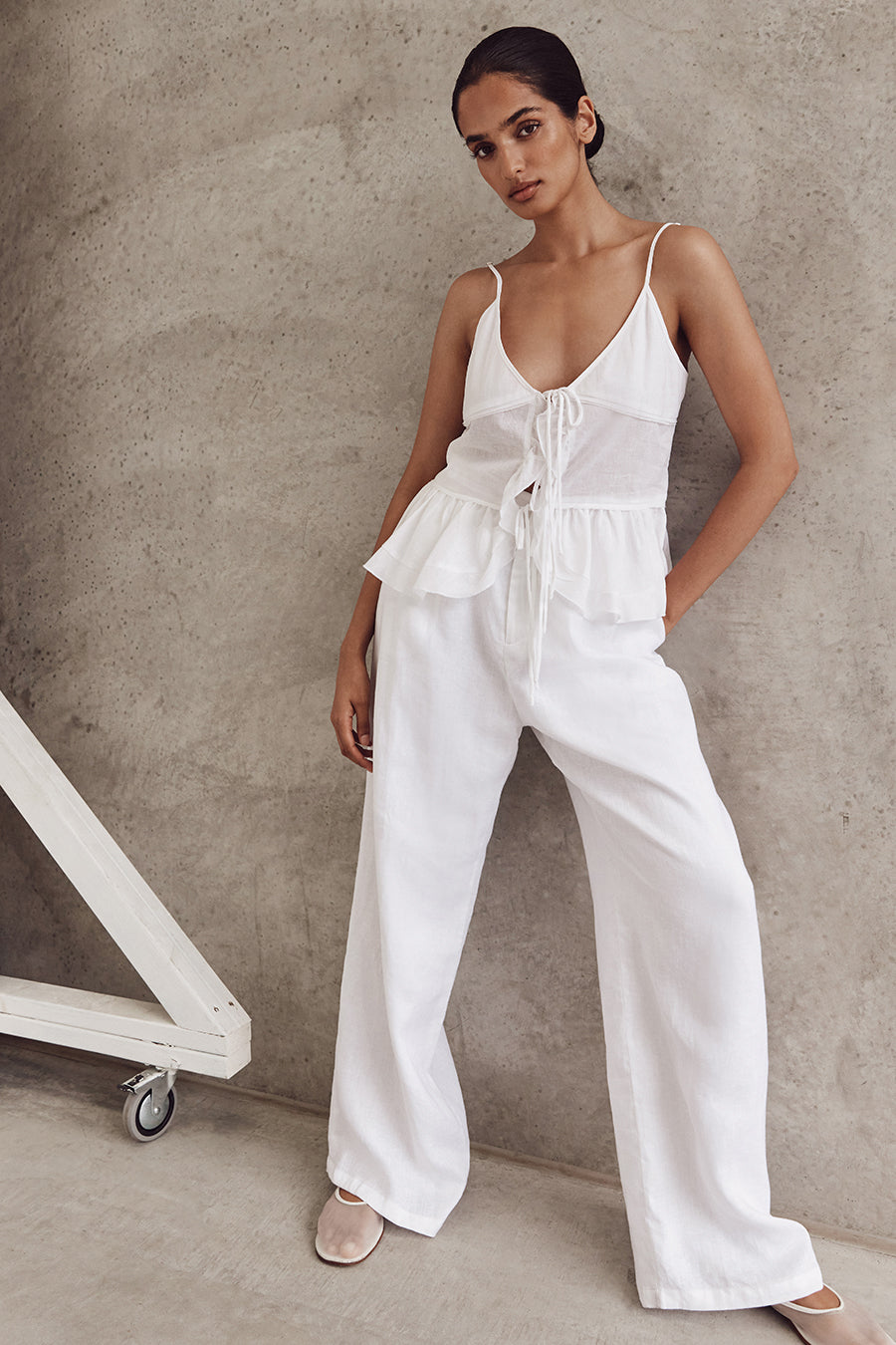 MIMI WHITE LINEN TIE FRONT TOP