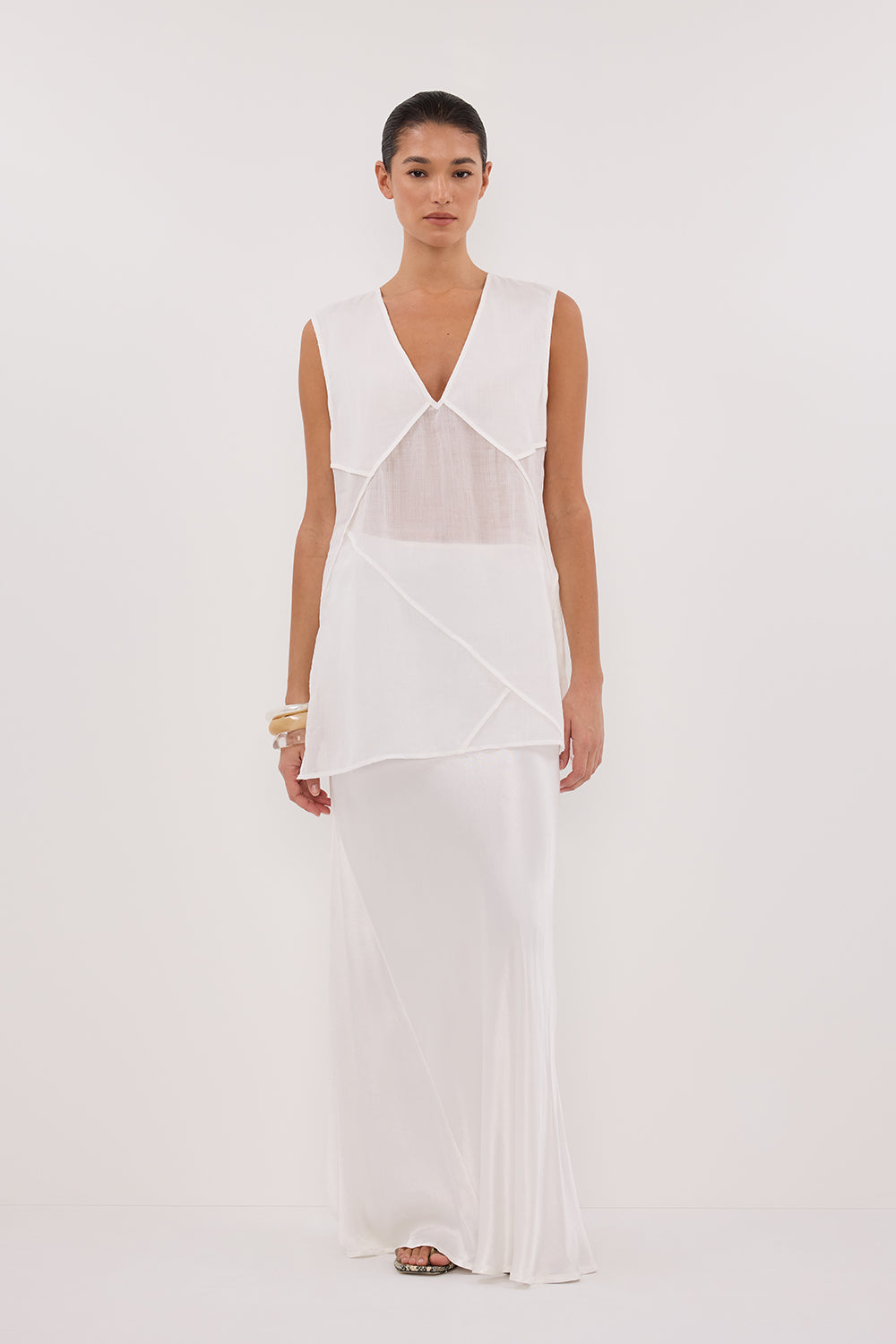 CARMEL WHITE RAMIE V NECK TOP