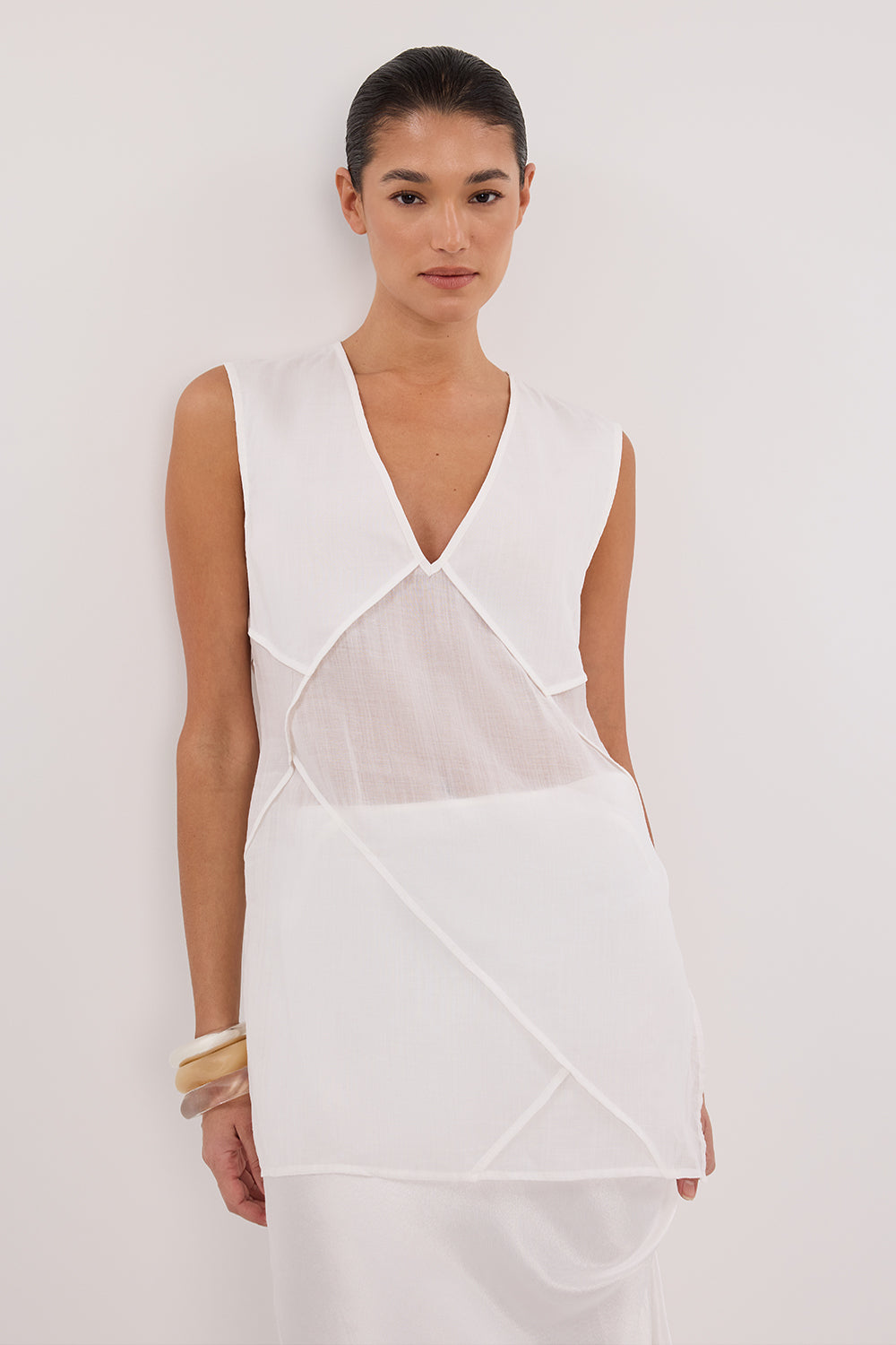 CARMEL WHITE RAMIE V NECK TOP