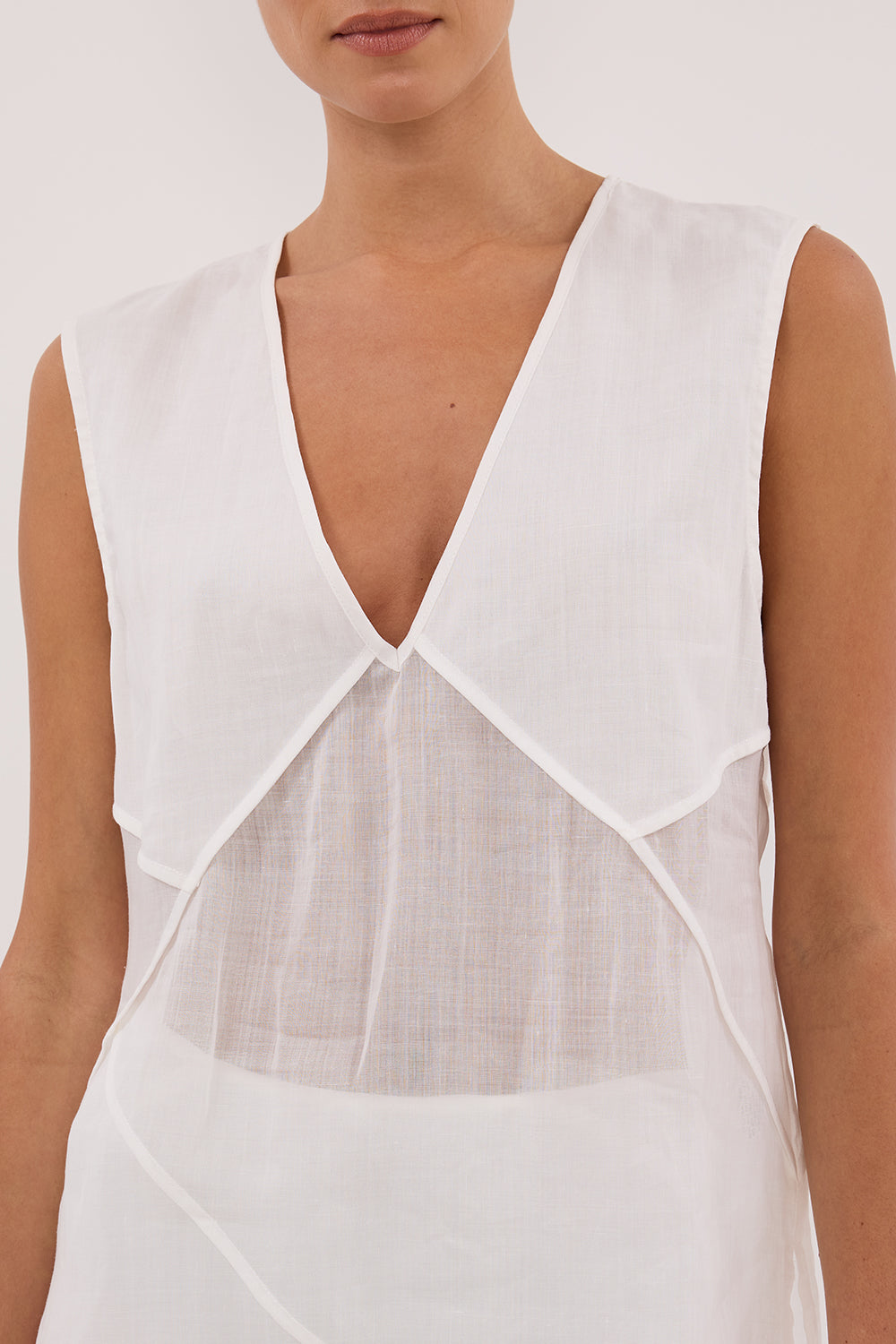 CARMEL WHITE RAMIE V NECK TOP