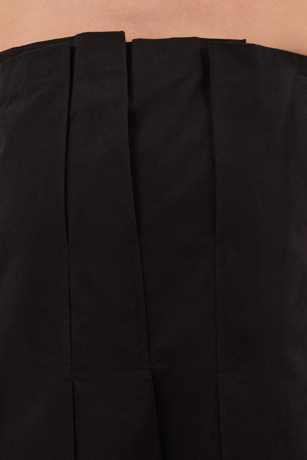 LILLY BLACK PLEATED STRAPLESS TOP