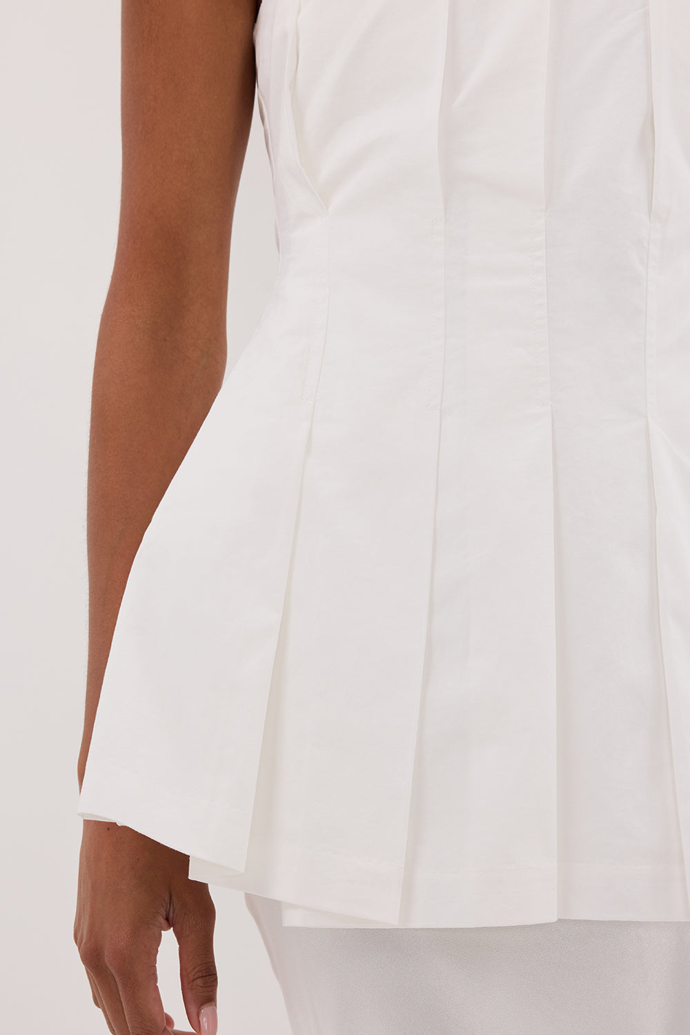 LILLY WHITE PLEATED STRAPLESS TOP – DISSH