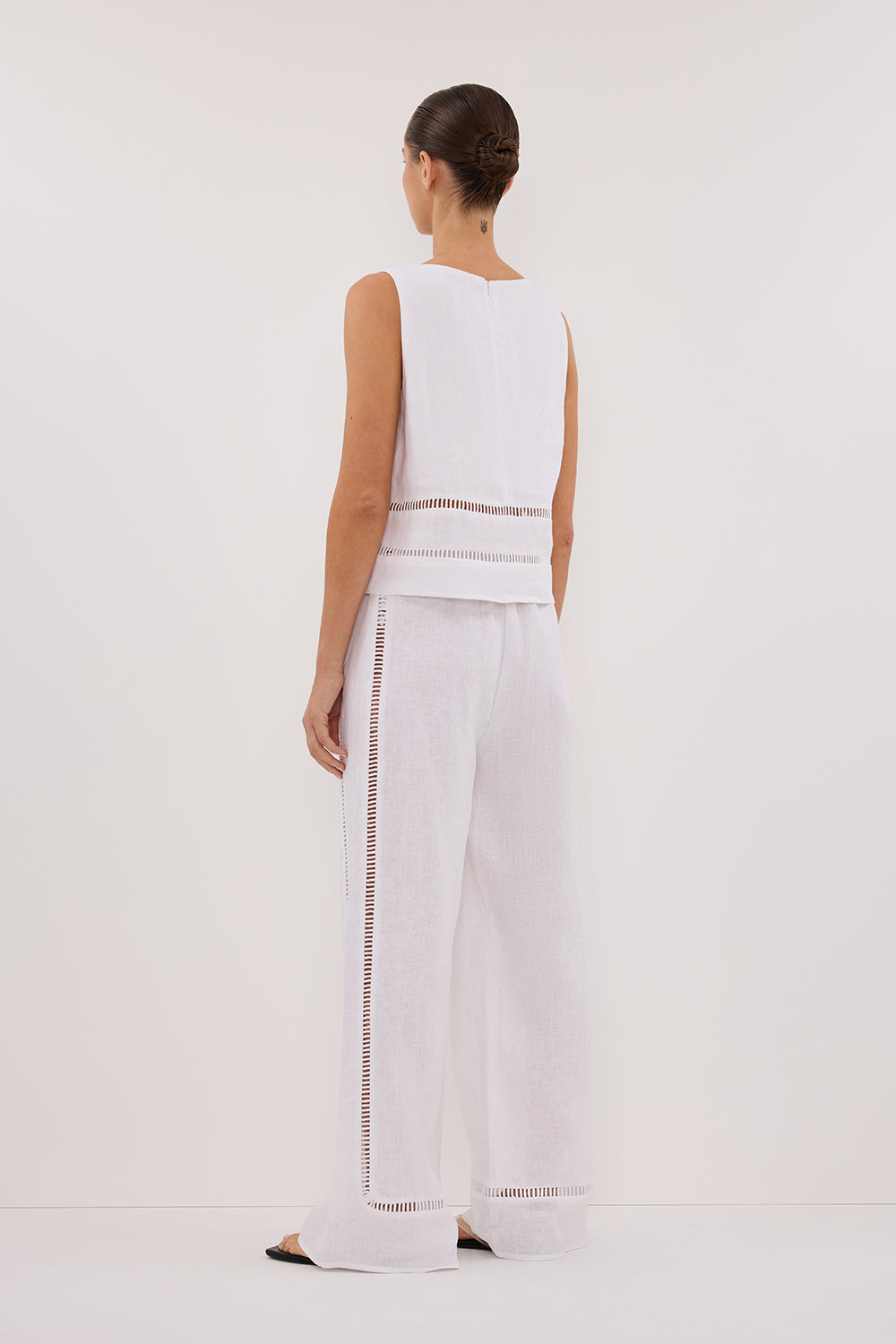 LINDSAY WHITE LINEN BOXY TOP