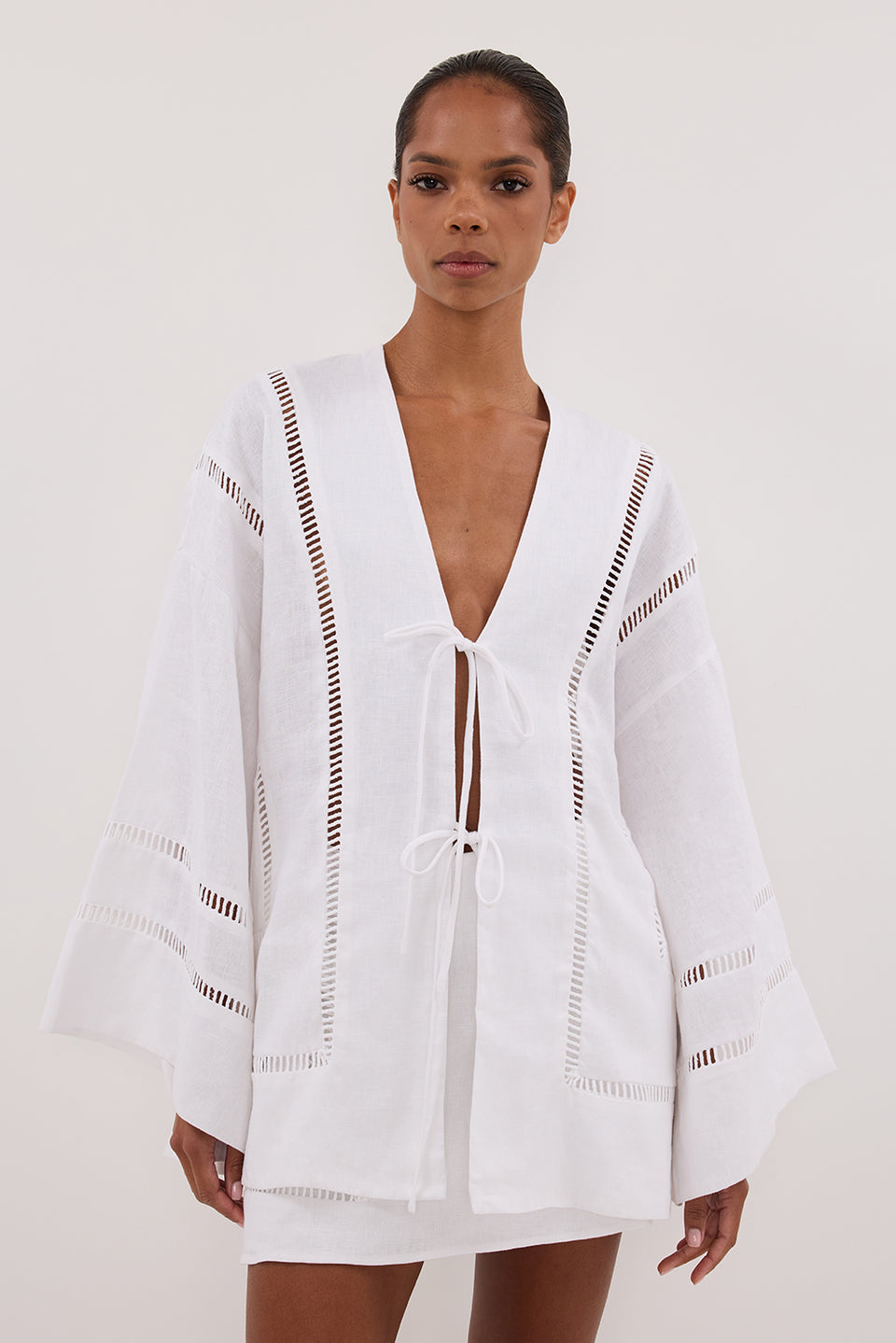 LINDSAY WHITE LINEN KIMONO TOP