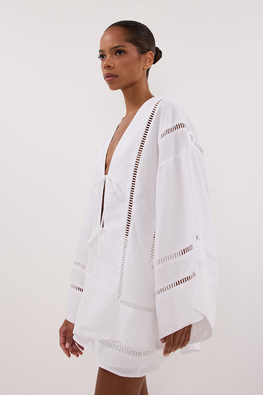 LINDSAY WHITE LINEN KIMONO TOP