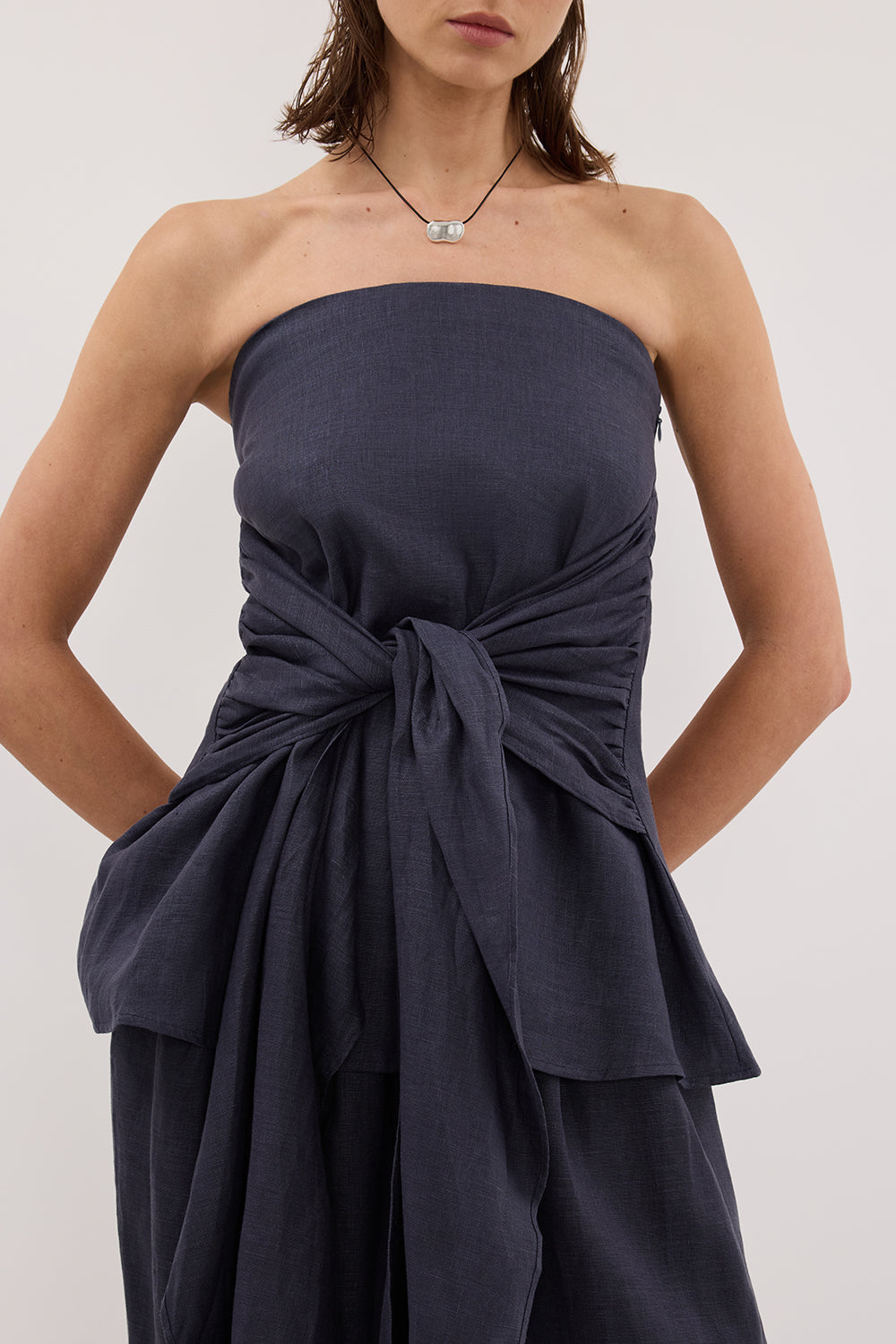 PIPPY INDIGO LINEN STRAPLESS TOP
