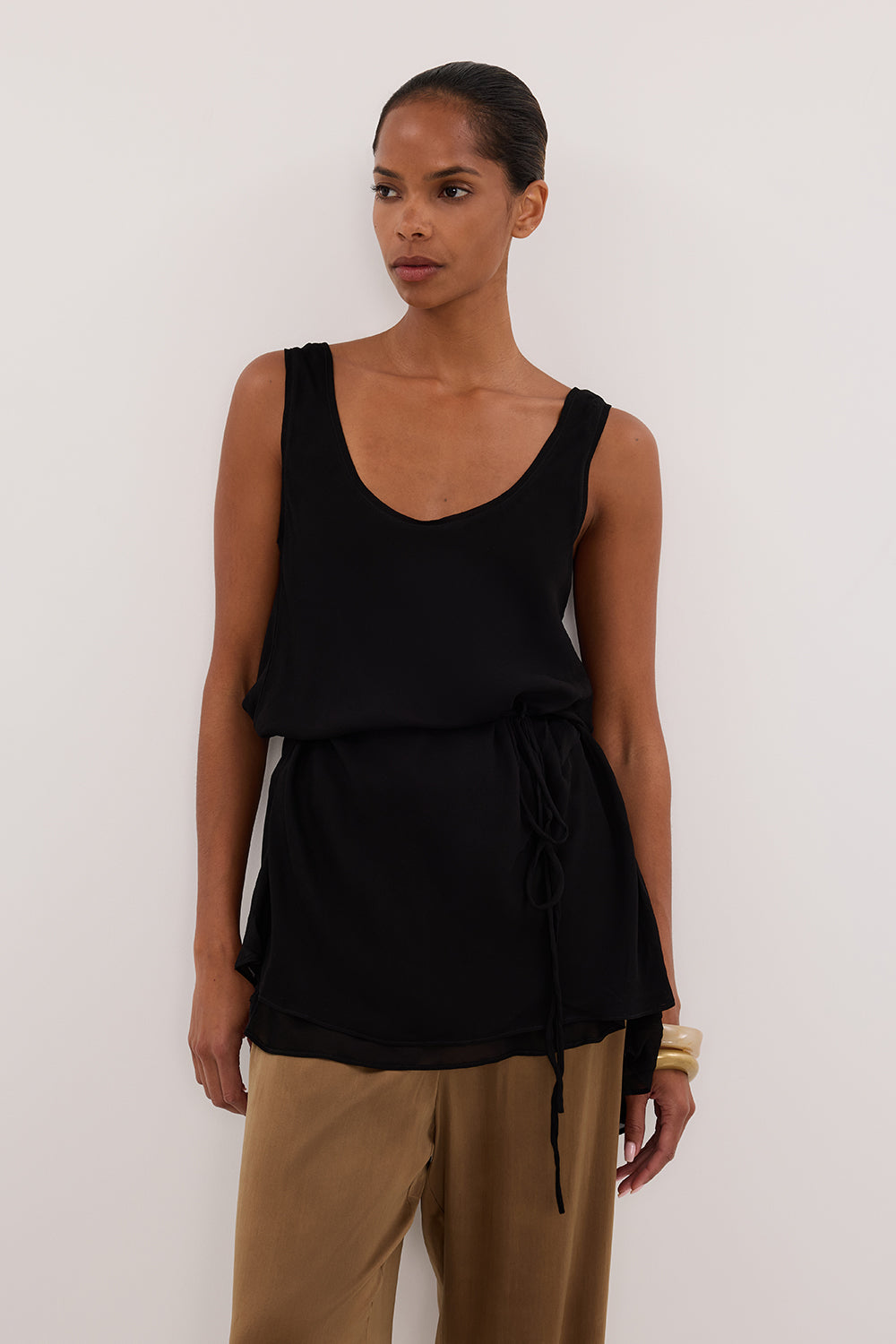 RUDI BLACK SLEEVELESS CAMI TOP