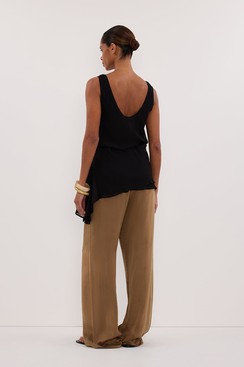 RUDI BLACK SLEEVELESS CAMI TOP