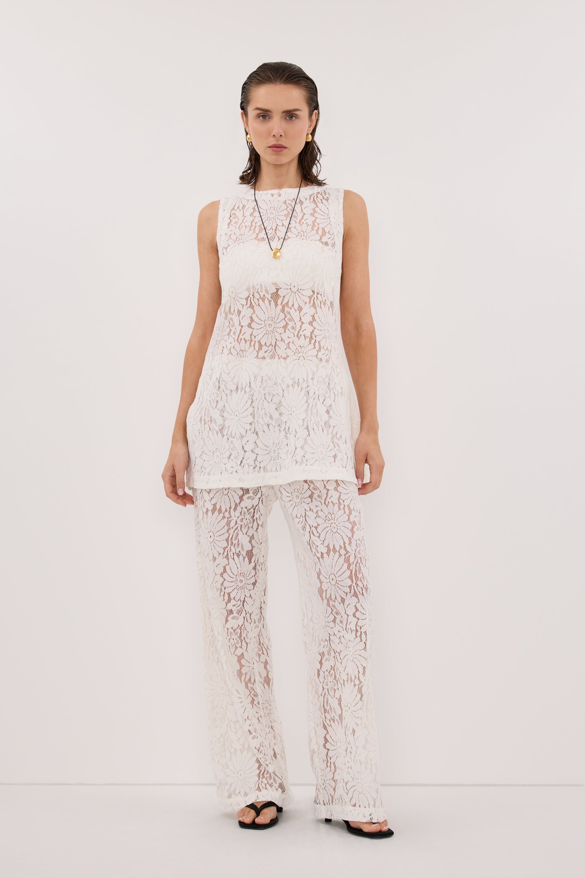 WILMA WHITE SLEEVELESS LACE TUNIC