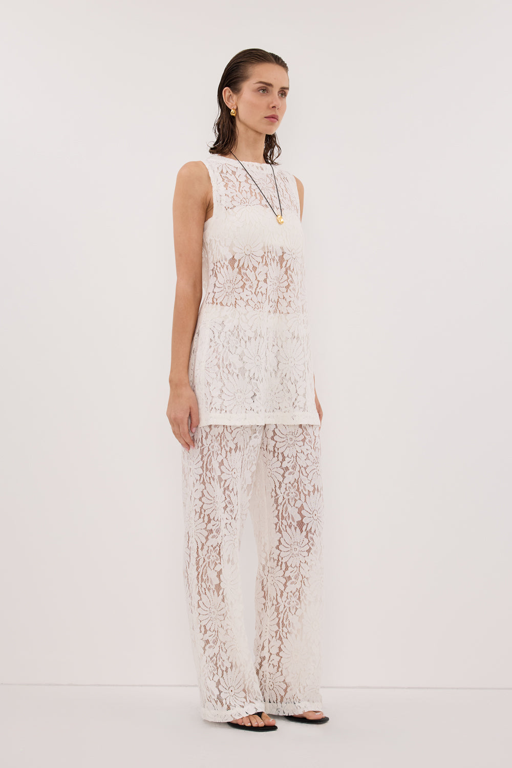 WILMA WHITE SLEEVELESS LACE TUNIC