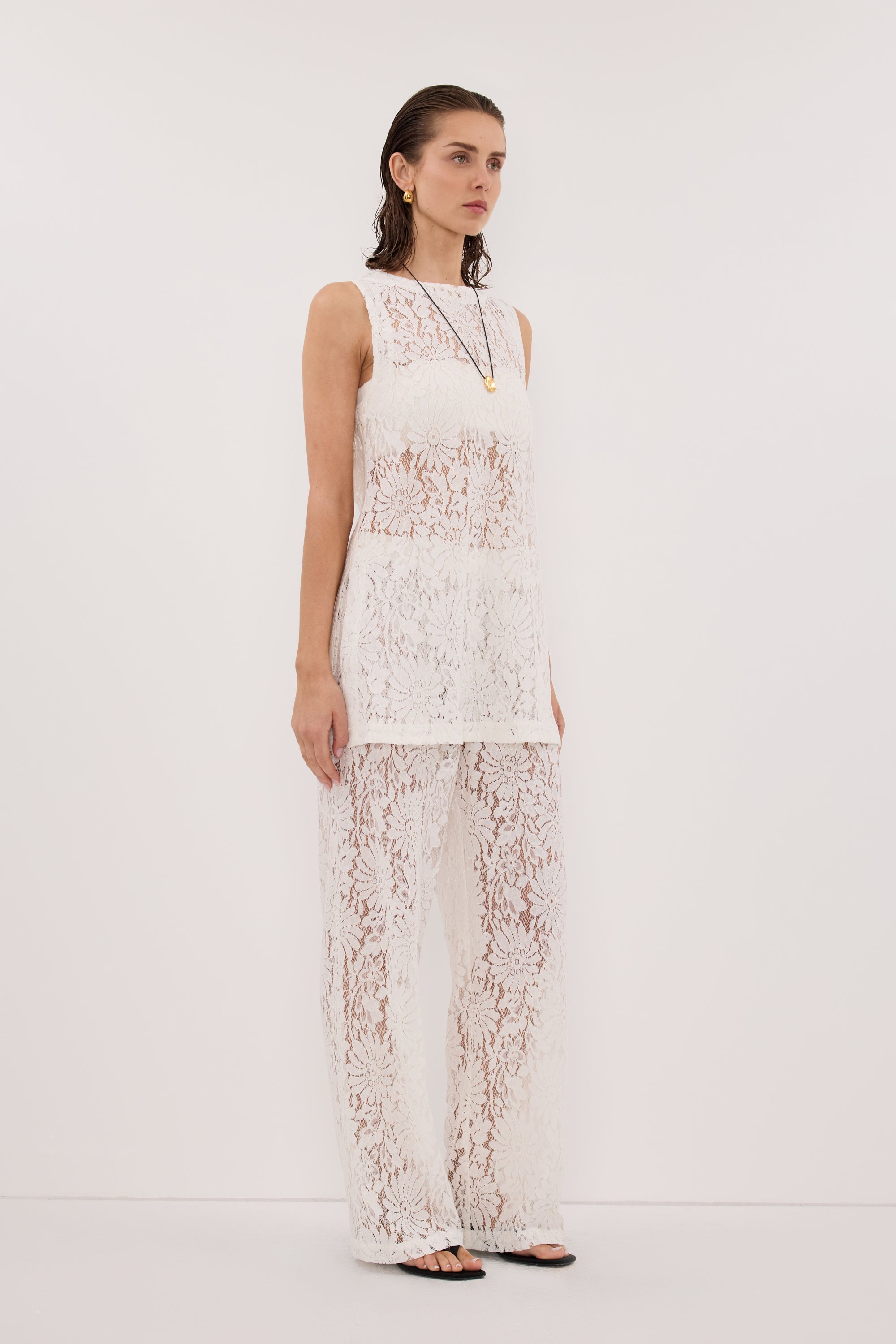 WILMA WHITE SLEEVELESS LACE TUNIC