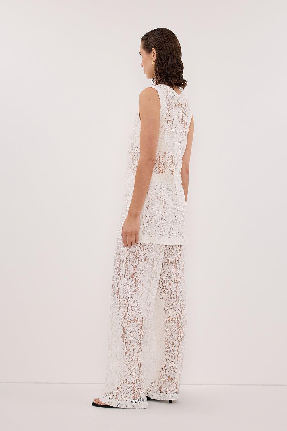 WILMA WHITE SLEEVELESS LACE TUNIC