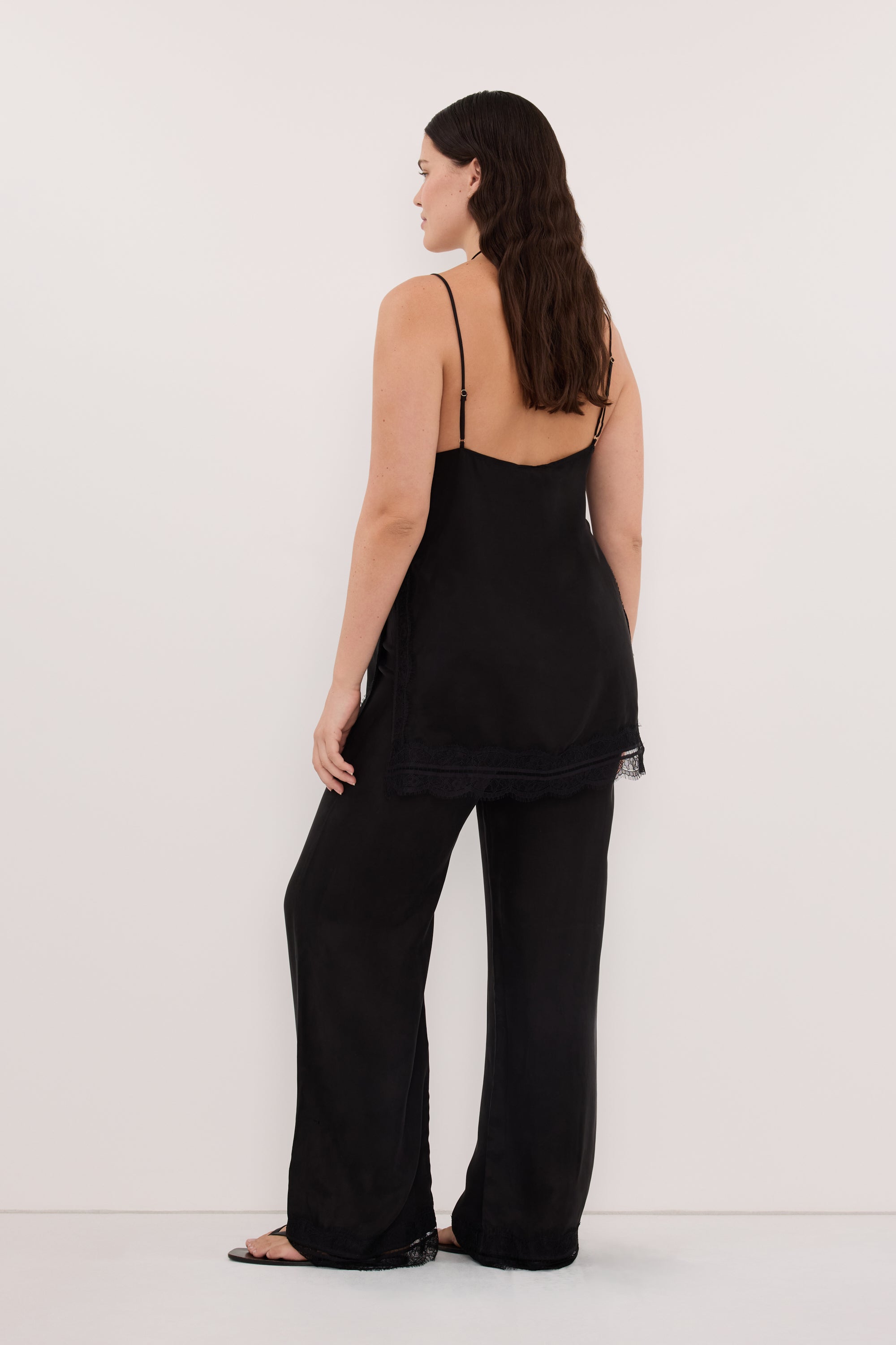 ANDREA BLACK SLEEVELESS LACE CAMI TOP