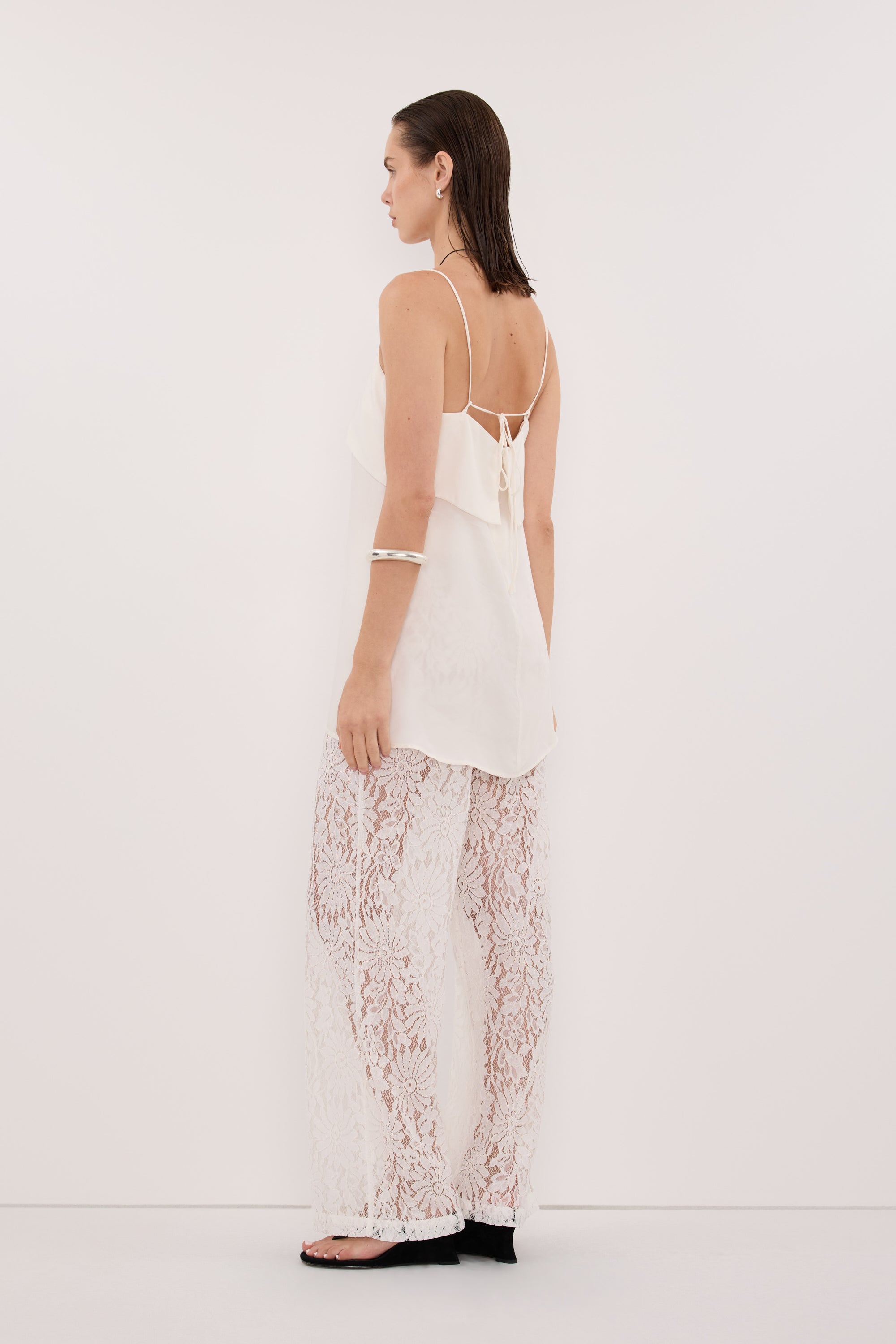 IDA WHITE SLEEVELESS FOLDOVER CAMI TOP