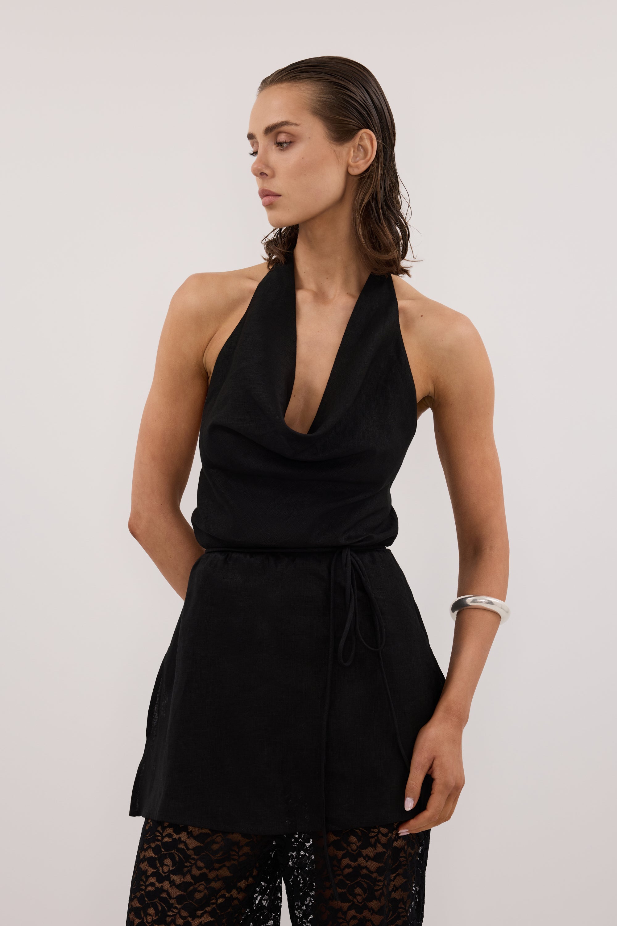 HAYLEE BLACK SLEEVELESS LINEN COWL TOP