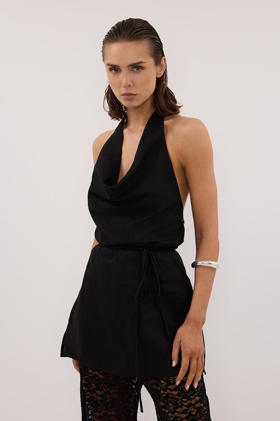 HAYLEE BLACK SLEEVELESS LINEN COWL TOP