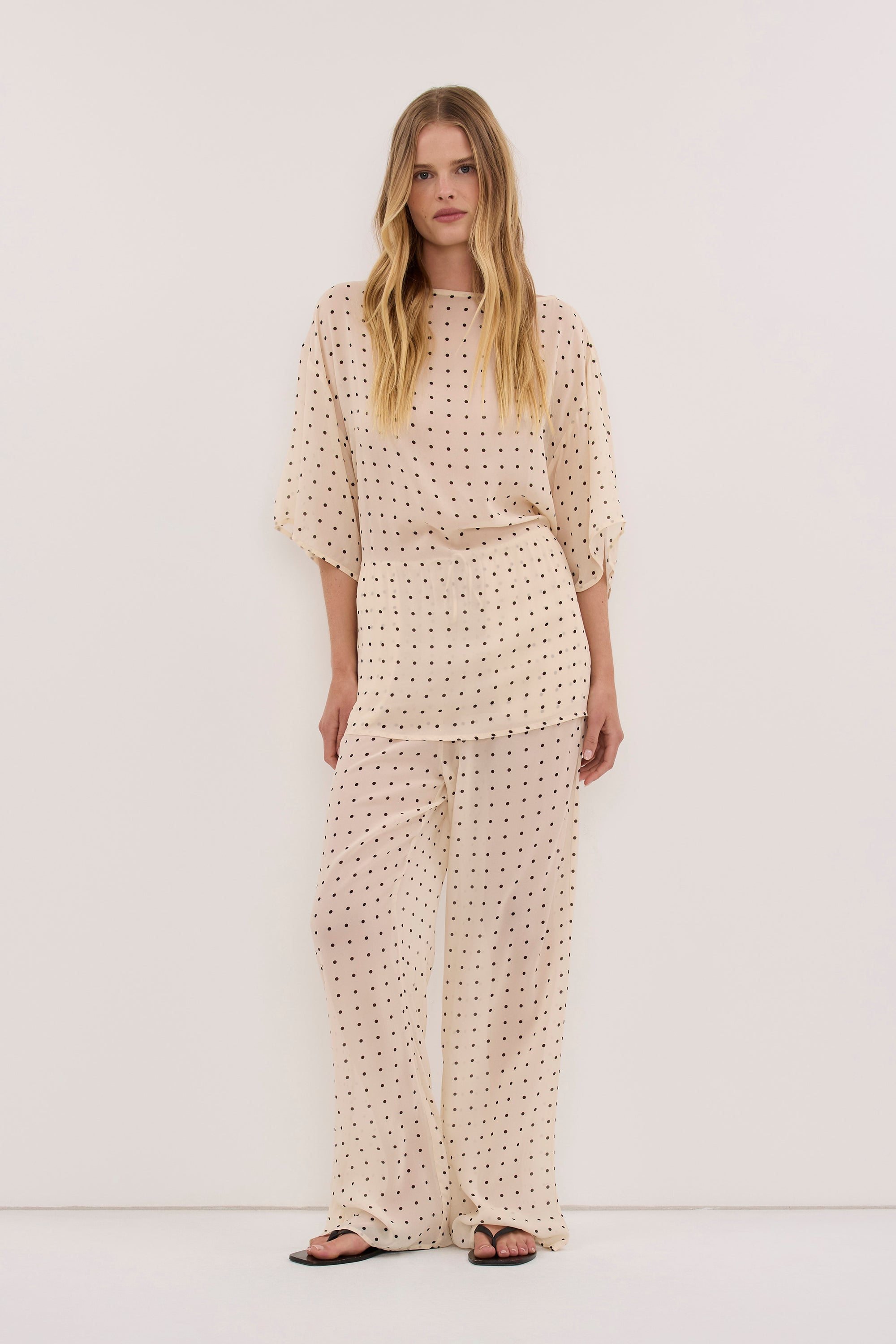 VANESSA SANDSTONE SPOT PRINT TEE
