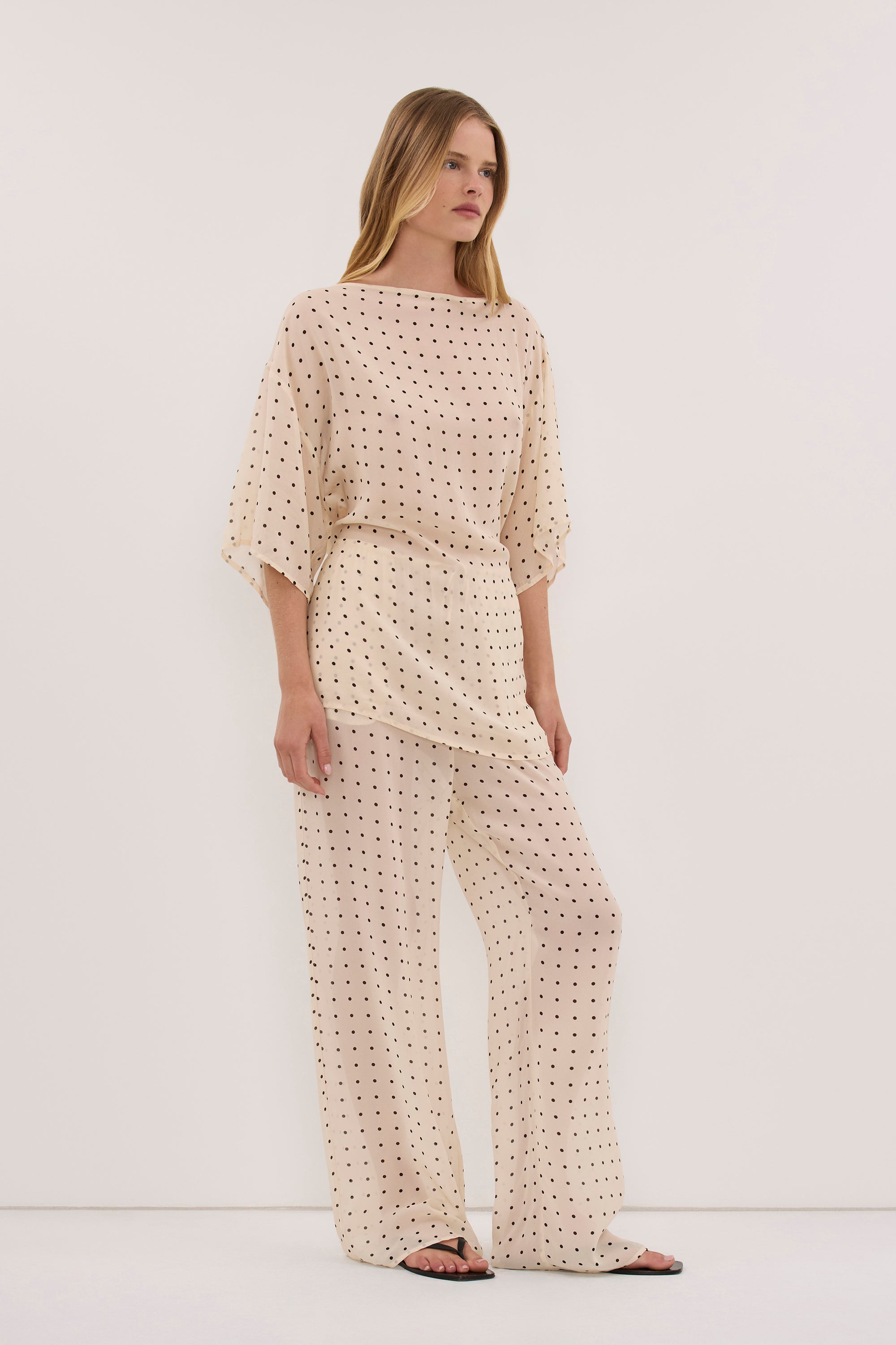 VANESSA SANDSTONE SPOT PRINT TEE